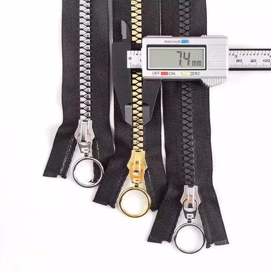 A roupa dos vestuários que costura os zíperes 8# 80cm dos acessórios abre